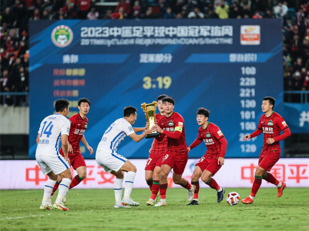 中超争冠进入白热化阶段,积分榜变动频繁 中超争冠进入白热化阶段,积分榜变动频繁